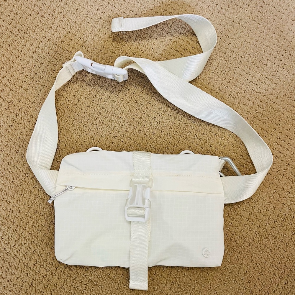 Athleta Oslo White Belt/Crossbody Bag
